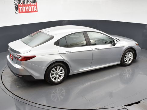 Used 2025 Toyota Camry LE image 20