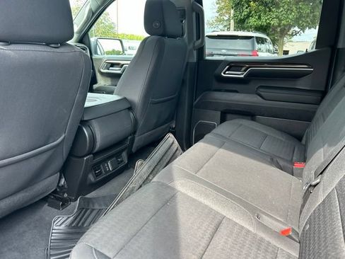 Used 2023 Chevrolet Silverado 1500 LT AWD/4WD image 15