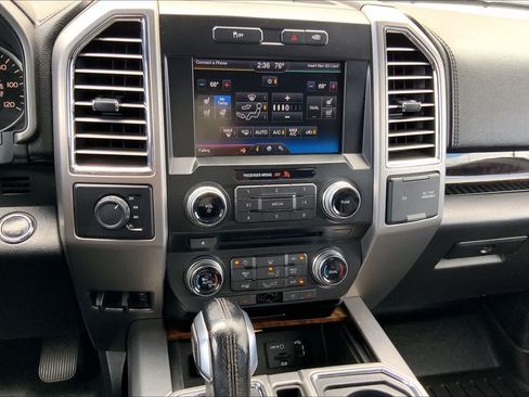 Used 2015 Ford F150 Platinum w/ Equipment Group 701A Luxury AWD/4WD image 34