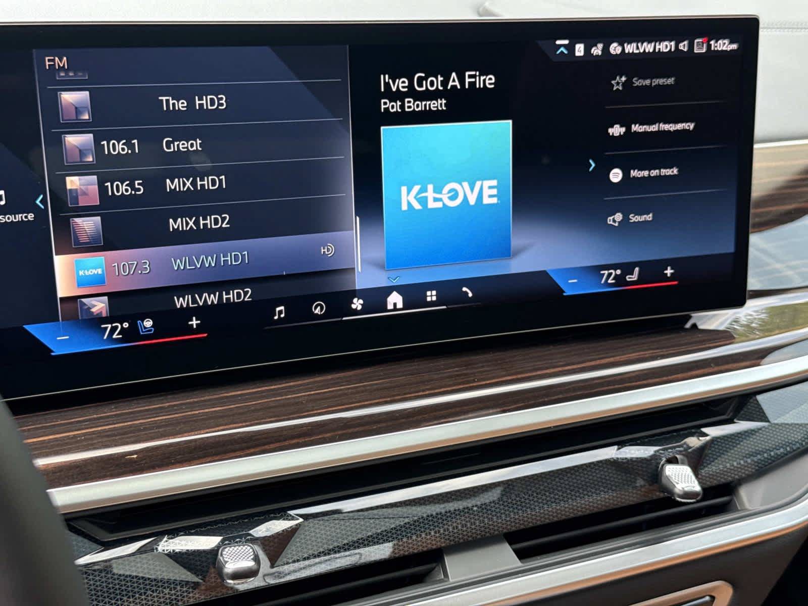 Used 2027 BMW X7 xDrive40i w/ Premium Package AWD/4WD image 3