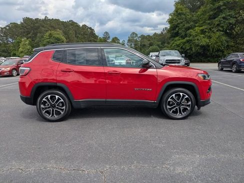 Used 2024 Jeep Compass Limited AWD/4WD image 3