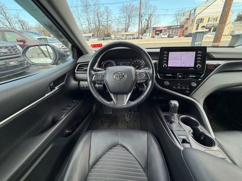 Used 2021 Toyota Camry SE w/ Cold Weather Package image 30