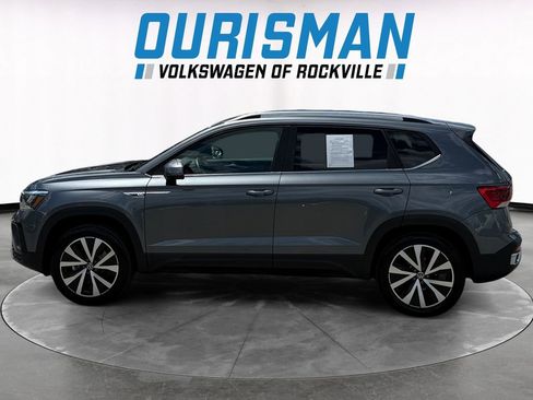 Used 2022 Volkswagen Taos SE AWD/4WD image 3