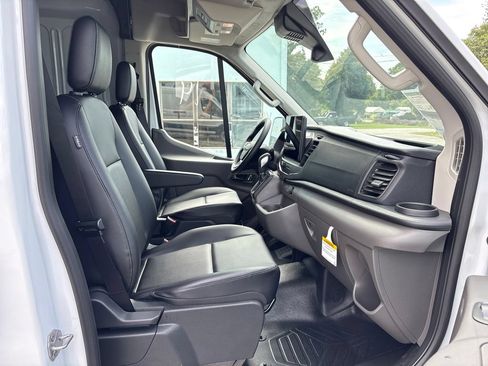 New 2026 Ford Transit 250 148 Medium Roof RWD image 5