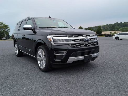 Certified 2024 Ford Expedition Platinum AWD/4WD image 3