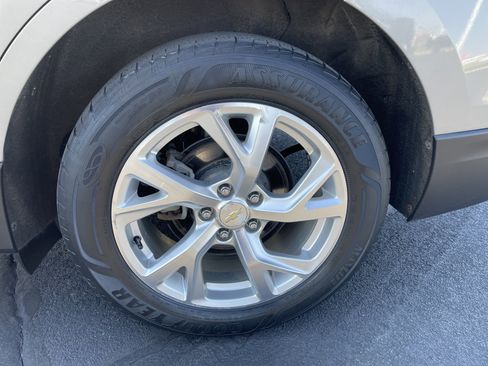 Used 2019 Chevrolet Equinox LT AWD/4WD image 26