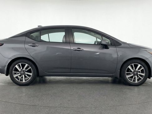 Used 2025 Nissan Versa SV FWD image 11