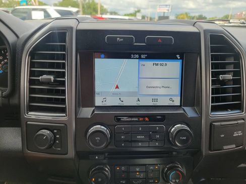 Used 2017 Ford F150 XLT w/ Equipment Group 302A Luxury AWD/4WD image 19