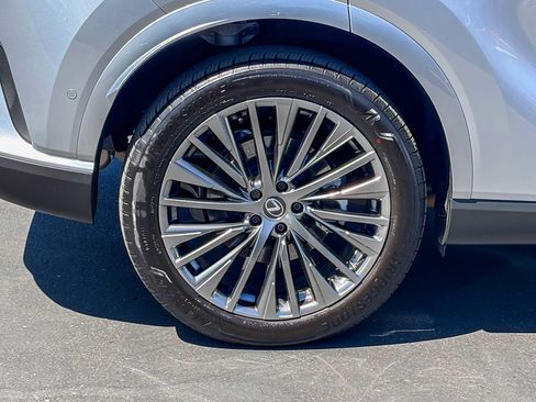 Used 2025 Lexus RX 450h AWD w/ Convenience Package image 10