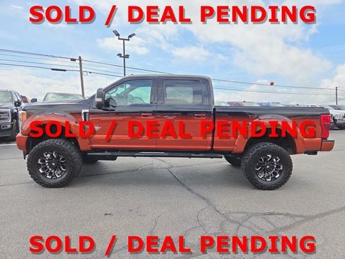 Used 2018 Ford F250 Lariat w/ Lariat Ultimate Package AWD/4WD image 3