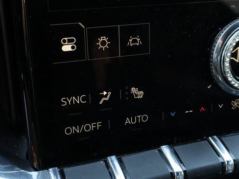Used 2024 GMC Acadia Elevation FWD image 24