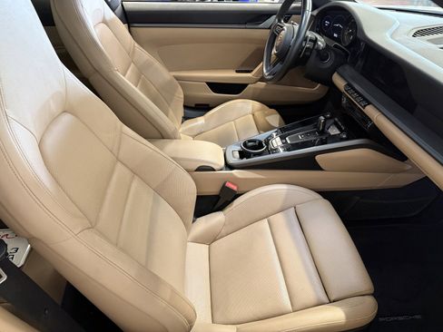 Used 2020 Porsche 911 Carrera image 4