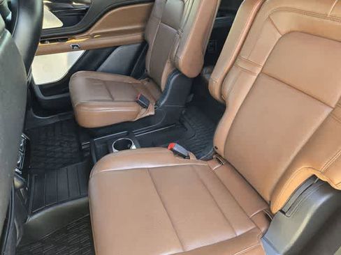 Used 2023 Lincoln Aviator Reserve w/ Equipment Group 201A AWD/4WD image 12