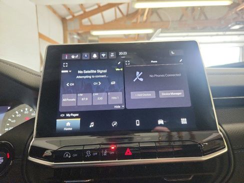 New 2025 Jeep Compass Latitude w/ Altitude Special Edition image 15