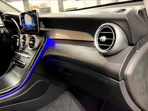 Used 2021 Mercedes-Benz GLC 300 image 19