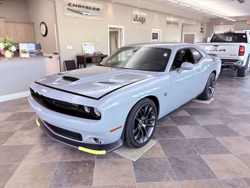 Used 2022 Dodge Challenger R/T Scat Pack image 2