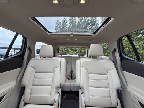 Used 2019 GMC Acadia Denali image 3