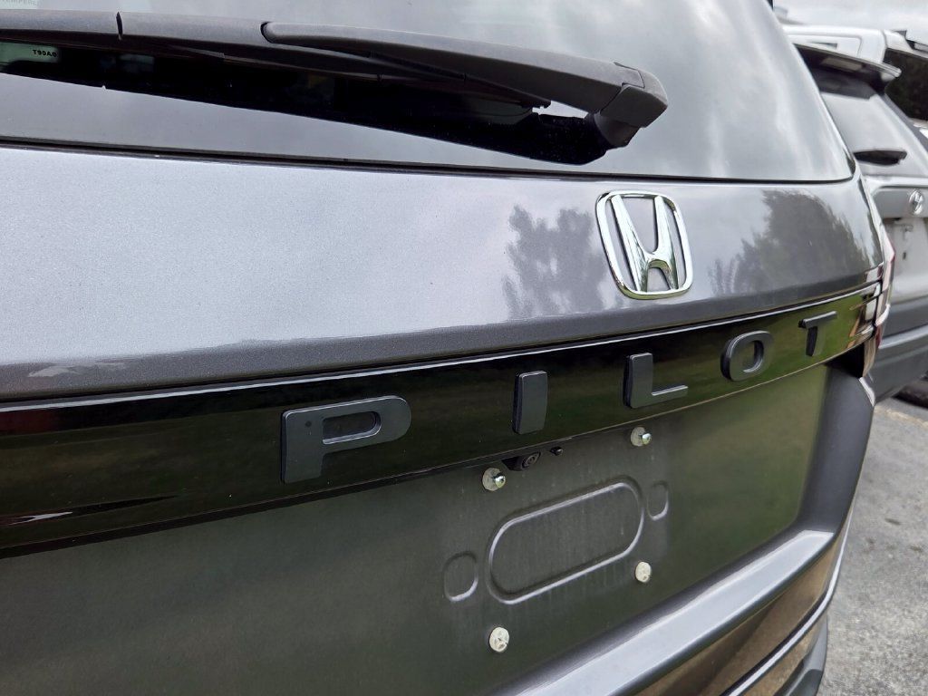 Used 2025 Honda Pilot EX-L image 7