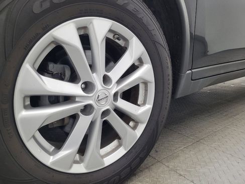 Used 2015 Nissan Rogue SV image 31