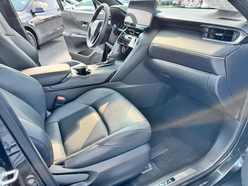 Used 2023 Toyota Venza Nightshade AWD/4WD image 12