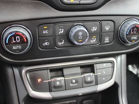 Used 2024 GMC Terrain AT4 w/ Infotainment Package II AWD/4WD image 8