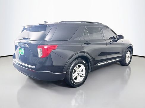 Used 2022 Ford Explorer XLT image 10