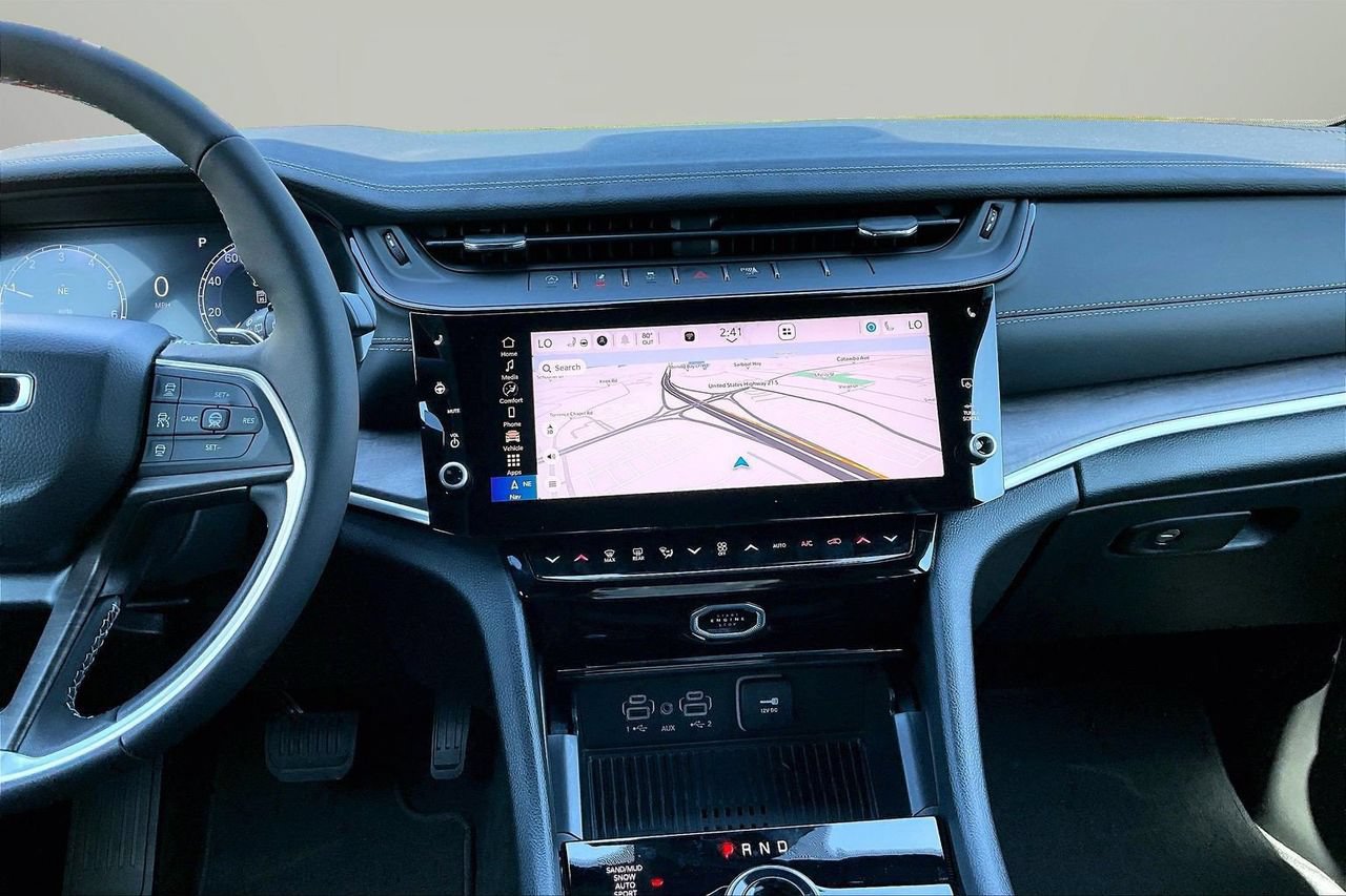 New 2027 Jeep Grand Cherokee Altitude AWD/4WD image 11