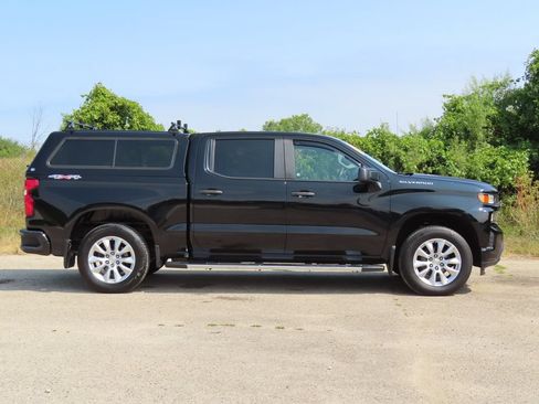 Used 2020 Chevrolet Silverado 1500 Custom w/ Custom Value Package AWD/4WD image 2