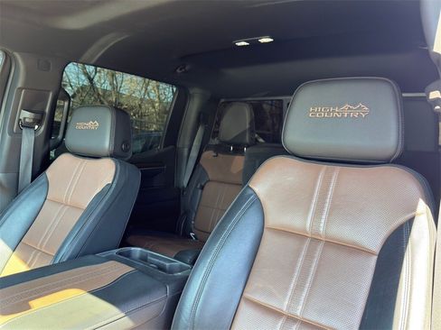 Used 2023 Chevrolet Silverado 1500 High Country w/ Technology Package image 13
