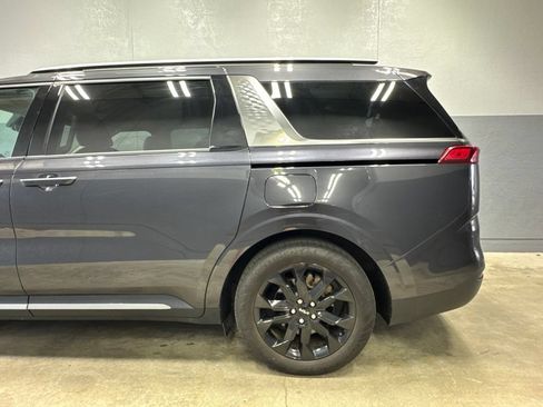 Used 2024 Kia Carnival SX FWD image 8