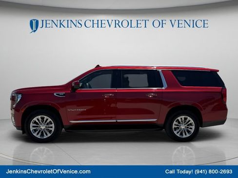 Used 2024 GMC Yukon XL SLT AWD/4WD image 7