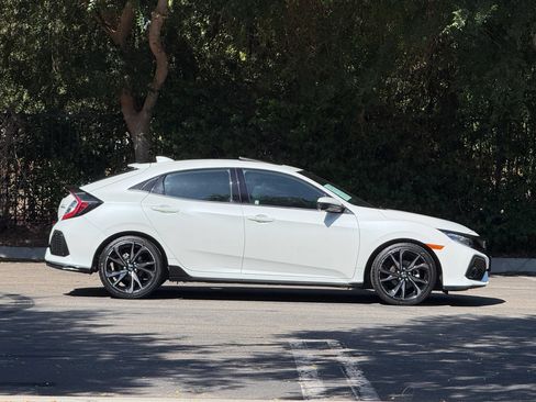 Used 2018 Honda Civic Sport Touring image 6