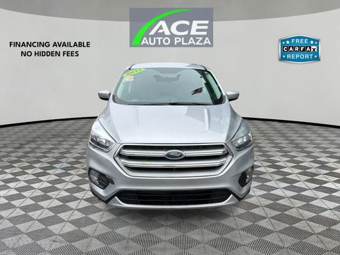 Used 2017 Ford Escape SE image 3