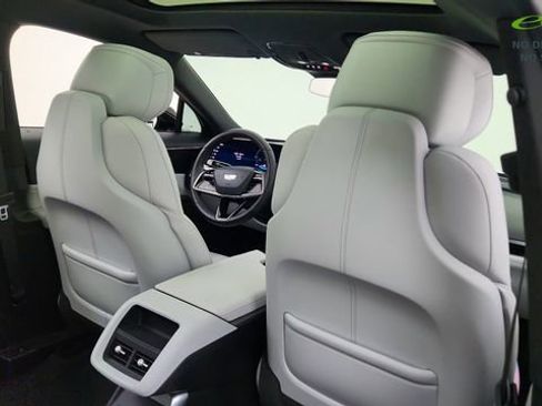 Used 2024 Cadillac Lyriq Luxury RWD image 29