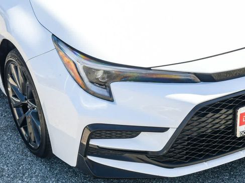 Used 2025 Toyota Corolla SE w/ Convenience Package FWD image 4