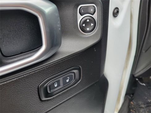 Used 2020 Jeep Gladiator Rubicon w/ Advanced Safety Group image 19