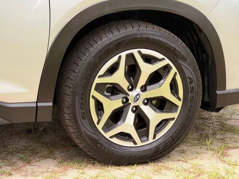 Used 2022 Subaru Forester Premium AWD/4WD image 10
