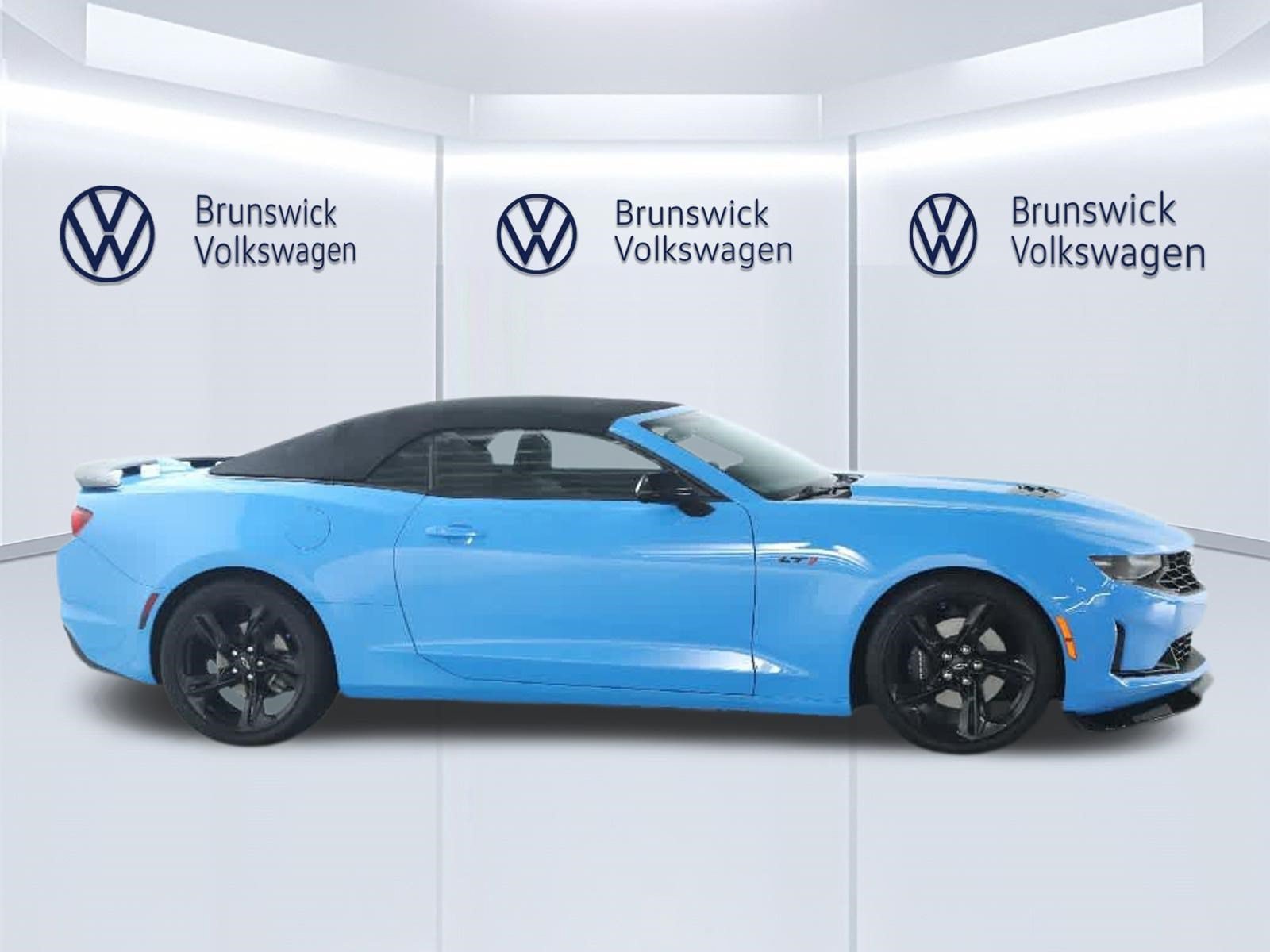 Used 2022 Chevrolet Camaro LT RWD image 11