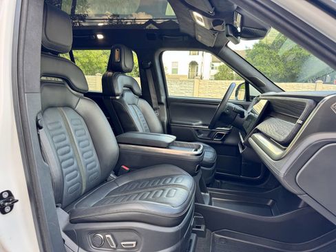 Used 2022 Rivian R1S Launch Edition image 26