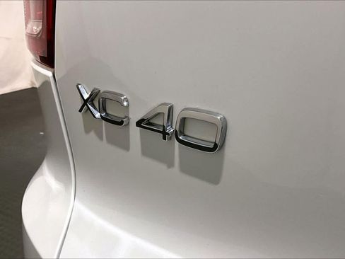Used 2023 Volvo XC40 Recharge Ultimate w/ Protection Package Premier AWD/4WD image 9