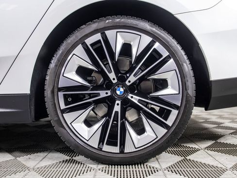 Used 2024 BMW 530i w/ Premium Package RWD image 42