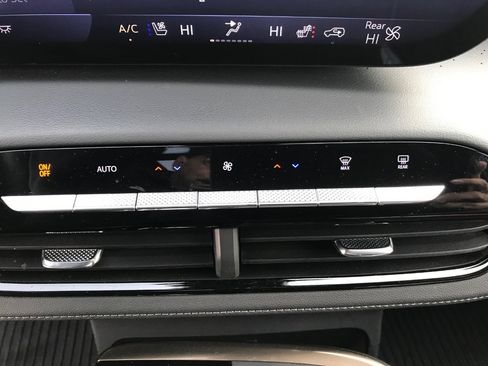 Certified 2025 Buick Enclave Avenir w/ Super Cruise Package image 34