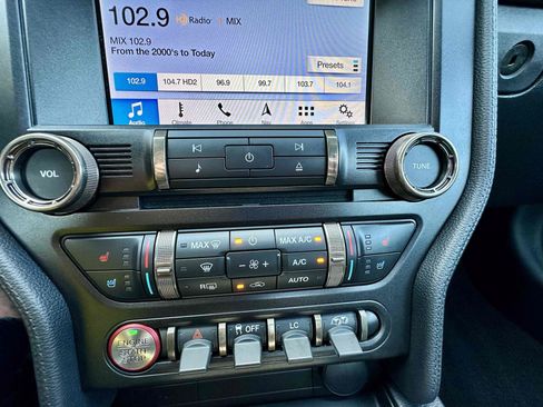 Used 2019 Ford Mustang Shelby GT350 w/ Technology Package RWD image 15