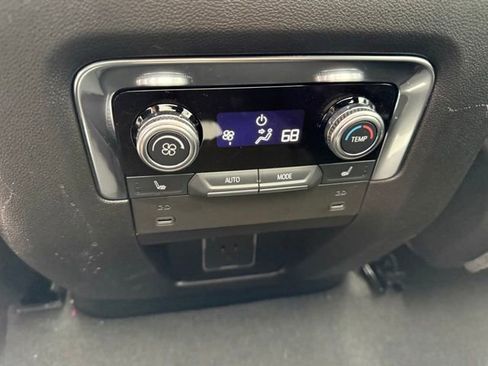 Used 2026 GMC Yukon AT4 w/ AT4 Premium Package AWD/4WD image 16