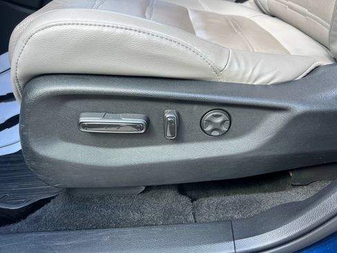 Used 2017 Honda CR-V EX-L image 10