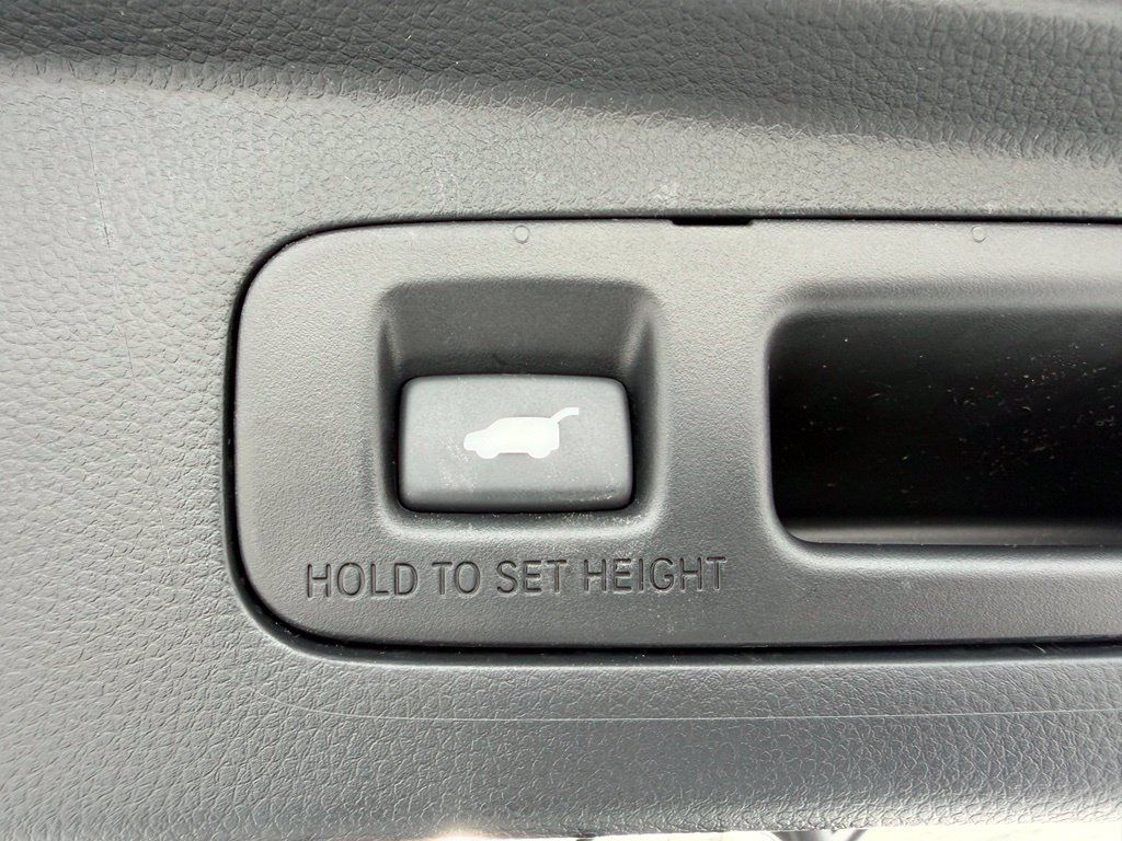 Used 2023 Honda CR-V EX-L image 10