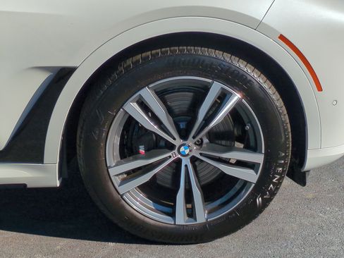 Certified 2026 BMW X7 xDrive40i w/ M Sport Package image 12