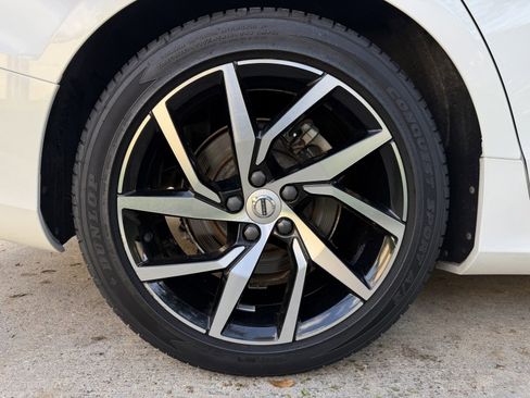 Used 2020 Volvo S60 T5 Momentum w/ Protection Package Premier image 22