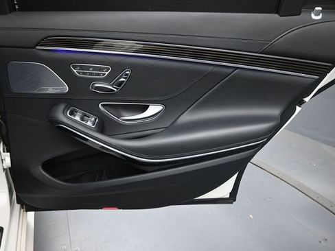 Used 2019 Mercedes-Benz S 560 Sedan image 26