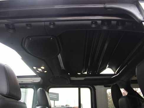 Used 2021 Jeep Wrangler Unlimited Sahara image 15